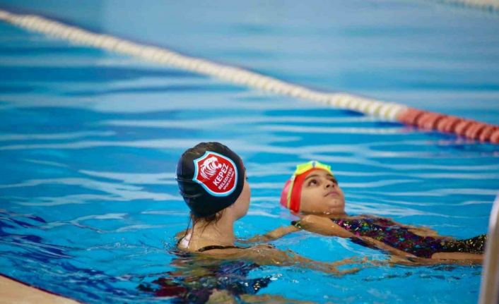 Kepez’de yüzme keyfi kışın da devam ediyor