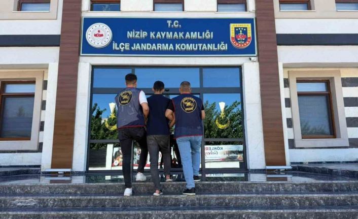 Kesinleşmiş 16 yıl cezayla aranan uyuşturucu tacirini jandarma yakaladı