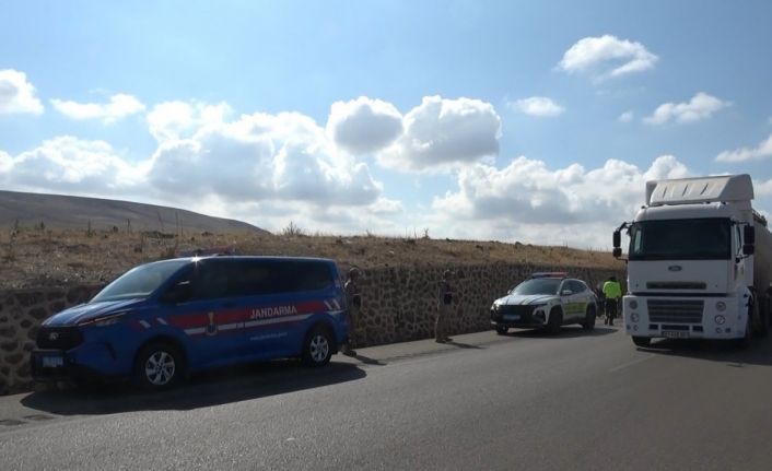 Kilis-Gaziantep karayolunda motosiklet kazası: 2 yaralı