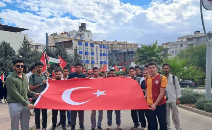 Kilis’te üniversite öğrencilerinden Filistin’e destek yürüyüşü