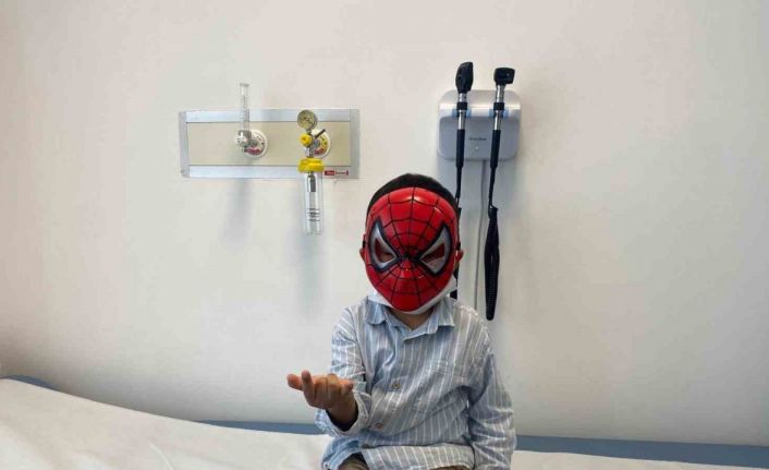 Kırgızistanlı minik Baihan, Türkiye’de yapılan kemik iliği nakliyle hayata tutundu