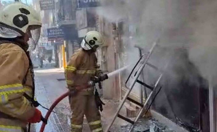 Kırıkkale’de telefon mağazasında korkutan yangın