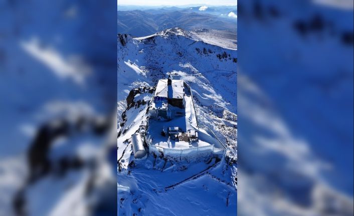 Kırklar Dağı’nda doğa şöleni: Bir yanında kar, bir yanında sonbahar