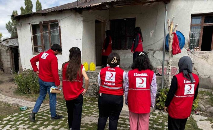 Kızılay Patnos şubesi ihtiyaç sahibi ailelere yardım ulaştırdı