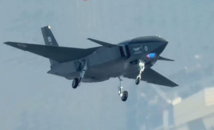 KIZILELMA MURAD 100-A AESA Atış Kontrol Radarı ile gökyüzünde