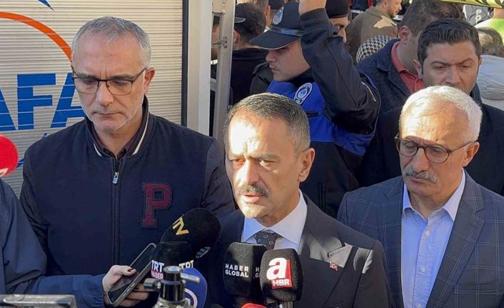 Kocaeli Valisi Aktaş: "Ailenin binanın 2. katında oturduğunu değerlendiriyoruz"