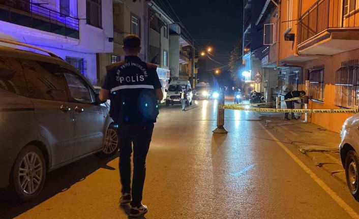 Kocaeli’de sokak ortasında bacağından vuruldu