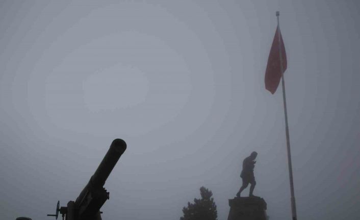 Kocatepe’nin sis altındaki görüntüsü