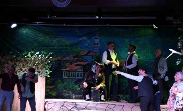 Komşu köyün delisi" yeni sezon da kapalı gişe