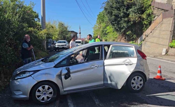 Kontrolden çıkan otomobil takla attı; anne ve çocuğu yaralandı