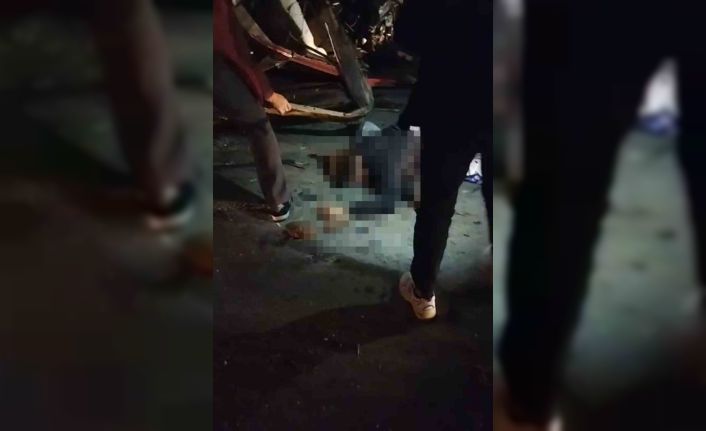 Kontrolden çıkarak bariyere çarpan otomobilin sürücüsü ağır yaralandı