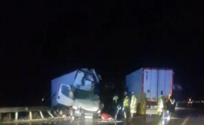 Konya’da tır ile kamyonet çarpıştı: 1 ölü, 2 yaralı