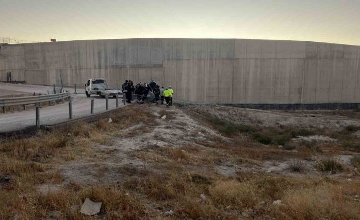 Konya’da yol kenarına uçan otomobilin sürücüsü hayatını kaybetti