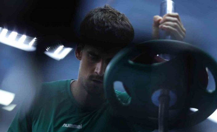 Konyaspor, salonda çalıştı