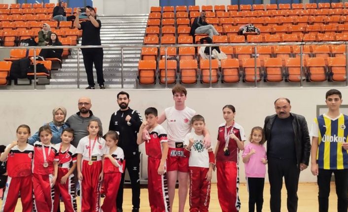 Körfez Gençlerbirliği sporcuları Darıca’dan 9 madalya ile döndü