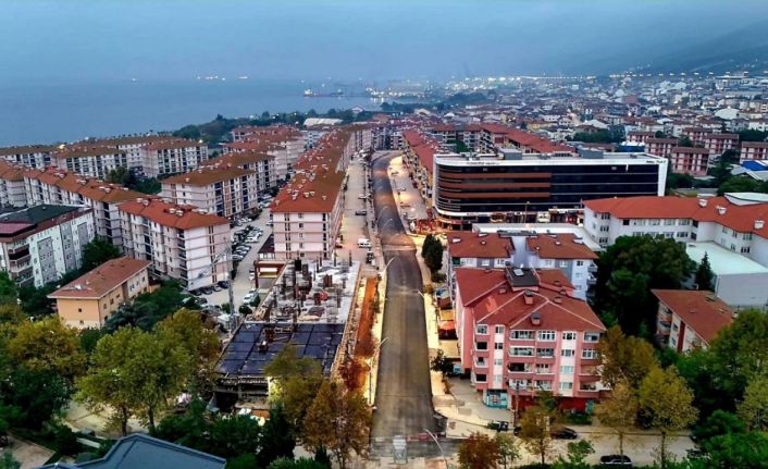 Körfez’de gece asfalt mesaisi