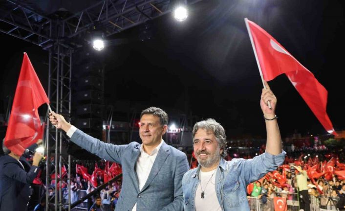 Kozan’da Ali Kınık konser verdi