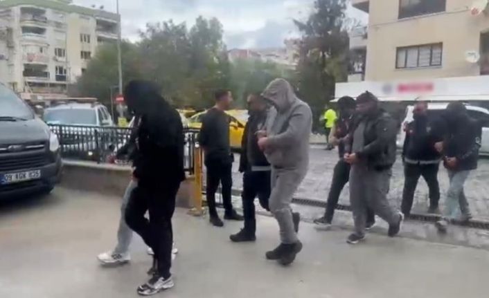 Kuşadası’nda eş zamanlı fuhuş operasyonu: 5 tutuklama