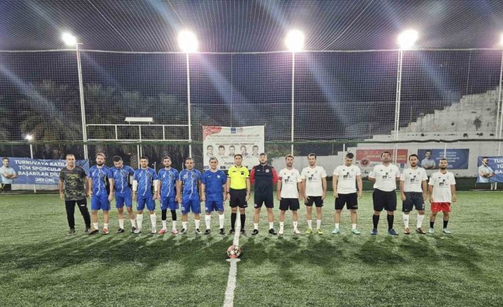 Kuşadası’nda Görev Şehitleri Turnuvası’nda çeyrek final heyecanı başladı