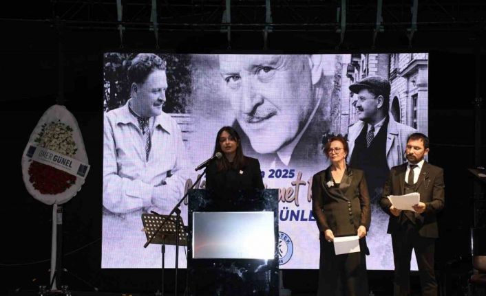 Kuşadası’nda Nazım’ın dizeleri 9 farklı dilde yankılandı