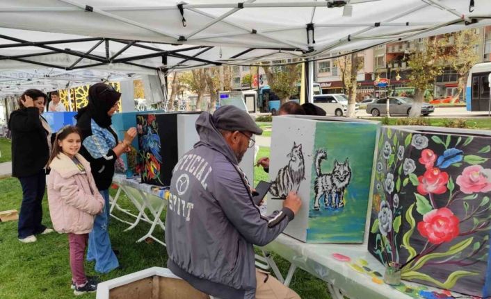 Kütahya Belediyesi’nden renkli etkinlik: Çiçek Saksılığı Resimleme Yarışması