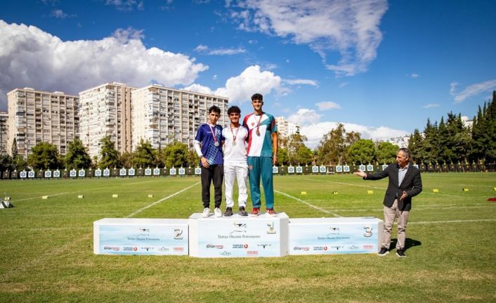 Kutay Tek Antalya’dan çifte madalya ile döndü