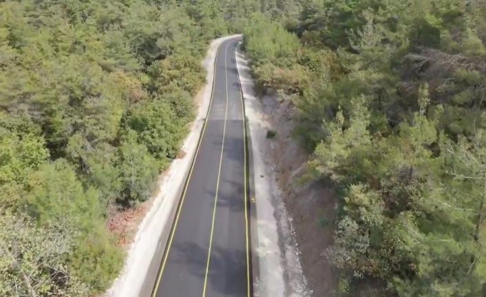 Lapseki’de sıcak asfalt çalışması biten yol trafiğe açıldı