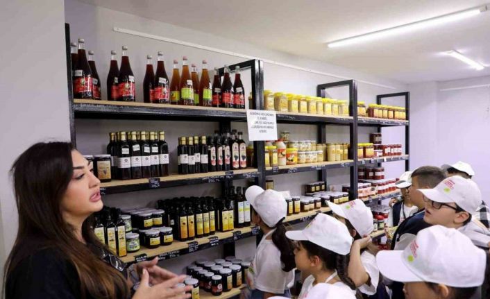 Lider Çocuk Tarım Kampı öğrencilerine kadınların el emeği ürünleri tanıtıldı