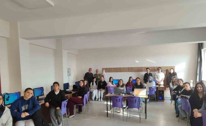 Lise öğrencilerine yönelik ‘Siber Tehdit İstihbaratı’ kursu açıldı