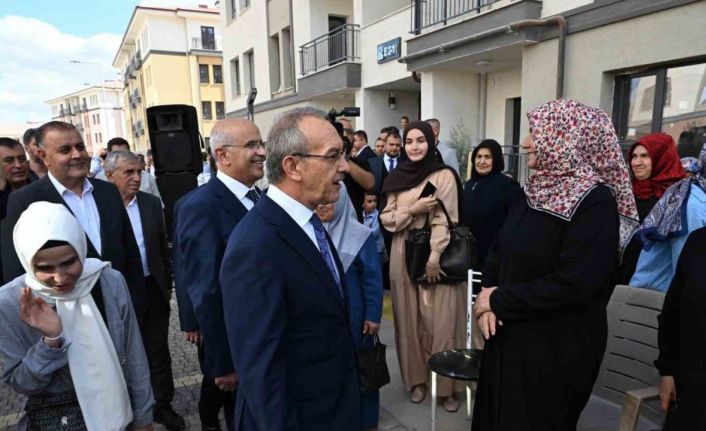 Malatya’da bin 130 konutun anahtarları hak sahiplerine teslim edildi