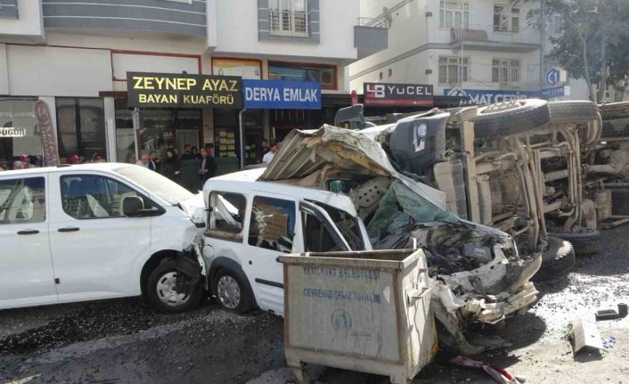 Malatya’da freni patlayan hafriyat kamyonu dehşet saçtı: 5 yaralı