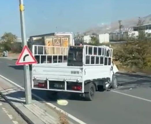 Malatya’da hafriyat kamyonu ile kamyonet çarpıştı: 1 ölü
