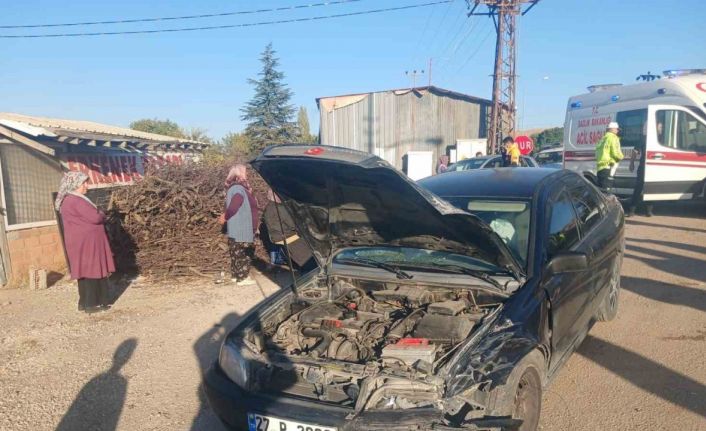 Malatya’da otomobil ile minibüs çarpıştı: 4 yaralı