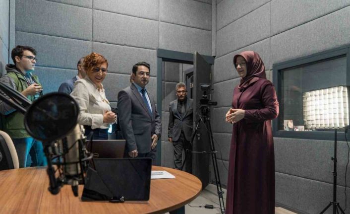 Manisa CBÜ Radyo ve Stüdyosu açıldı