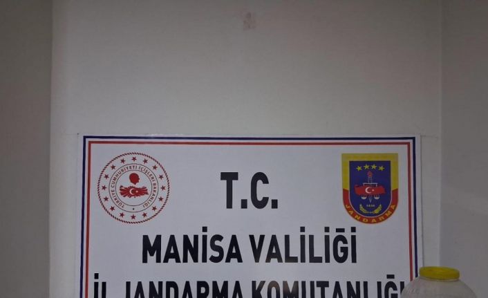 Manisa’da 320 gram esrar ve 10 litre kaçak alkol ele geçirildi