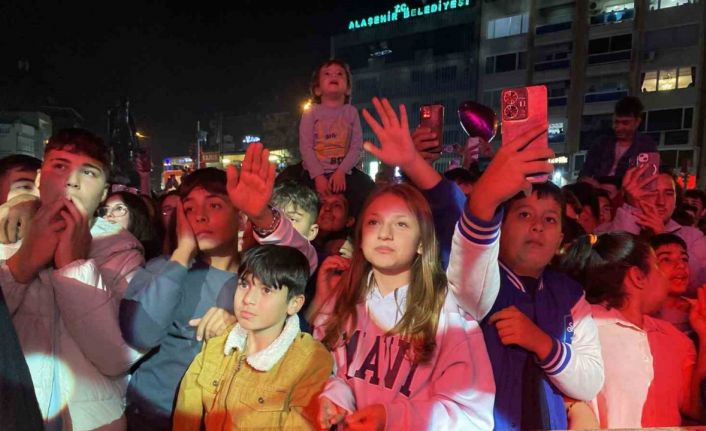 Manisa’da ertelenen Aleyna Tilki coşkuyla gerçekleşti