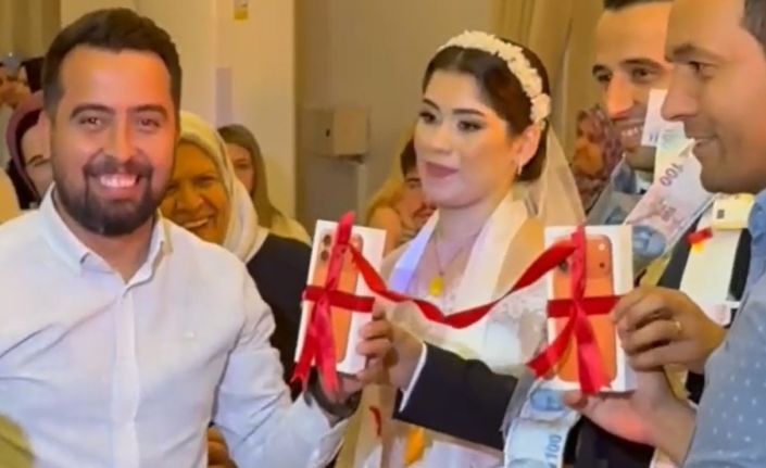 Manisa’da gelin ve damada sürpriz düğün hediyesi