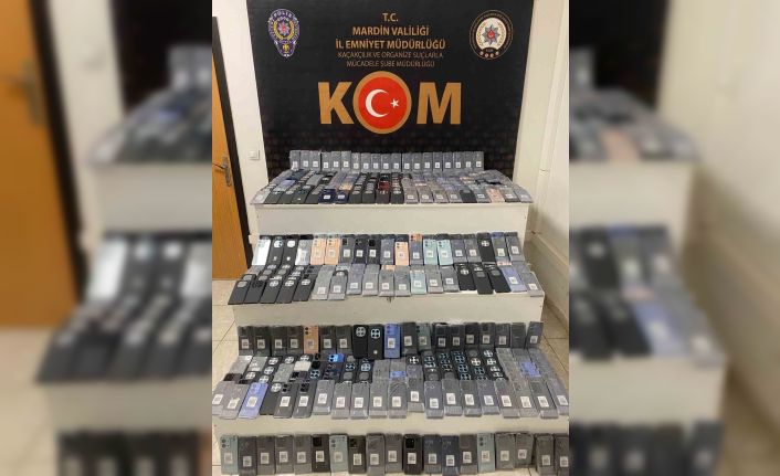 Mardin’de 15 milyon liralık kaçak cep telefonu ele geçirildi