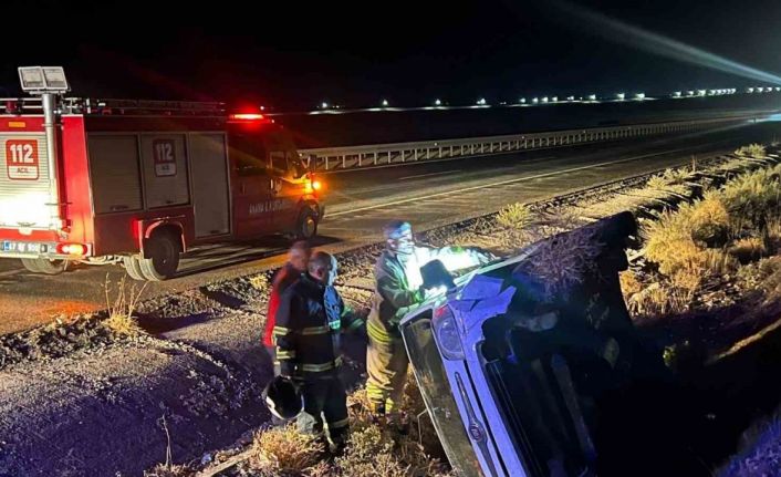 Mardin’de devrilen hafif ticari aracın sürücüsü yaralandı