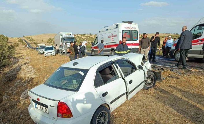 Mardin’de iki otomobil çarpıştı: 4 yaralı