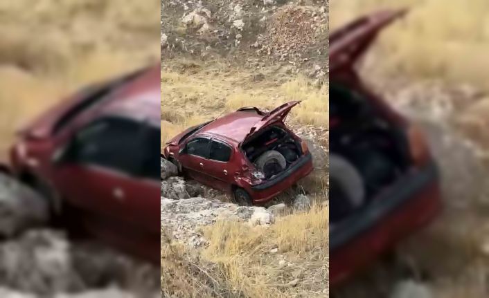 Mardin’de otomobil şarampole devrildi: 1 yaralı