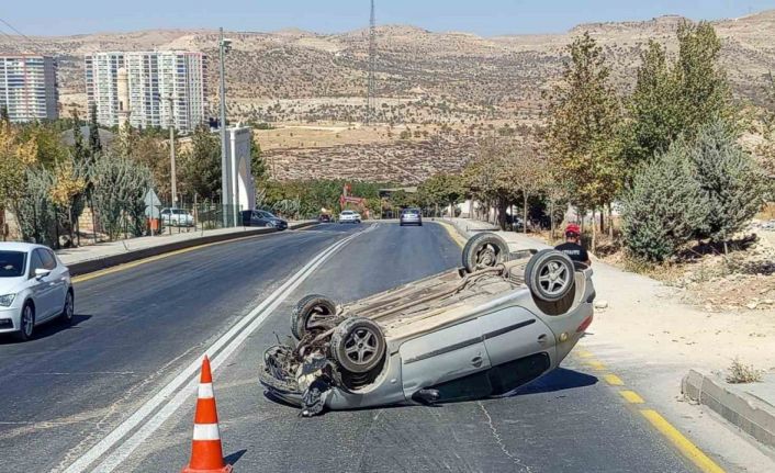 Mardin’de takla atan otomobil sürücüsü yaralandı