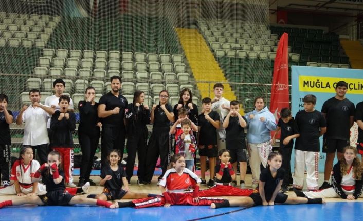 Marmaris’e 11 birincilik madalyası birden geldi