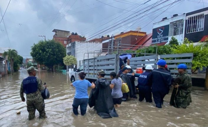 Meksika’da sel felaketi: 27 ölü