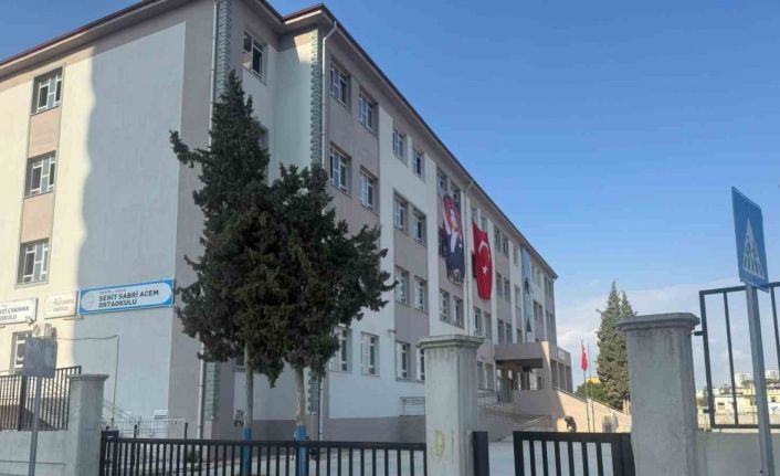 Mersin’de okulda gıda zehirlenmesi şüphesi: 26 çocuk hastaneye sevk edildi