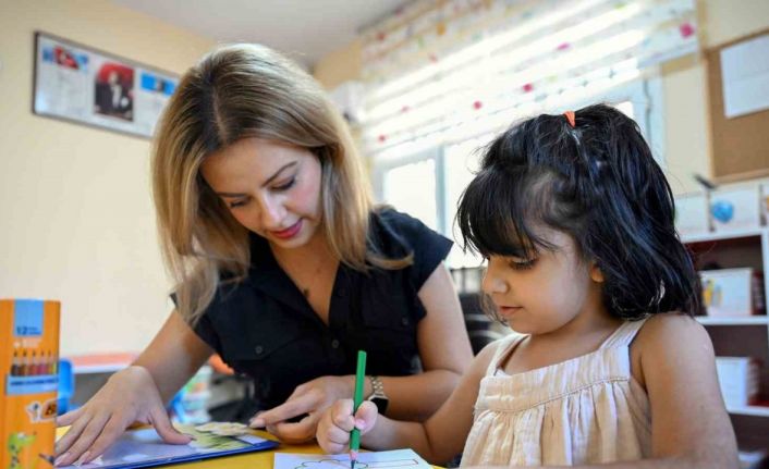 Mersin’de otizmli çocuklara 12 bini aşkın ücretsiz seans desteği