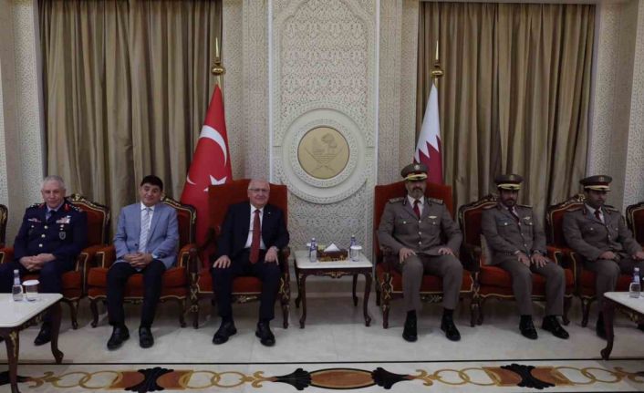 Milli Savunma Bakanı Güler Katar’da