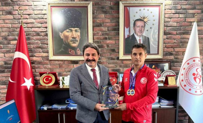 Milli sporcu Balk, Gençlik ve Spor İl Müdürü Kalın’ı ziyaret etti