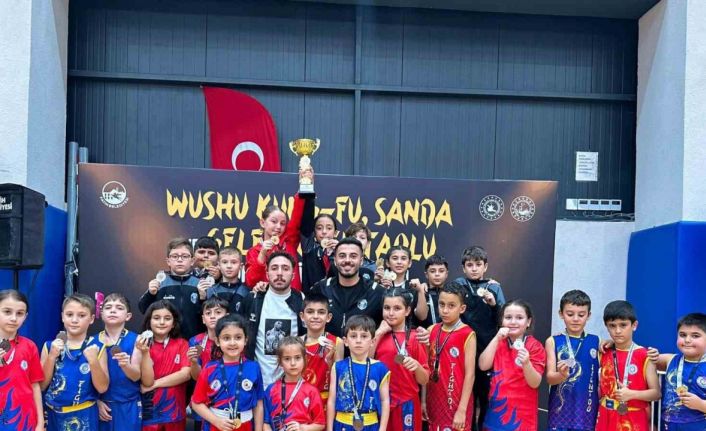 Minikler 3 yıl üst üste İstanbul şampiyonu oldu