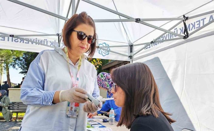 Mobil ekipler vatandaşları sigara bırakmaya teşvik ediyor